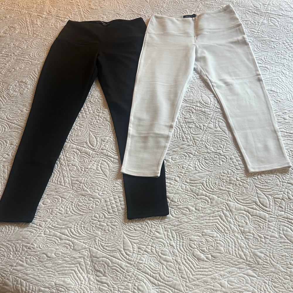 Stylish womans Black and Cream Leggings